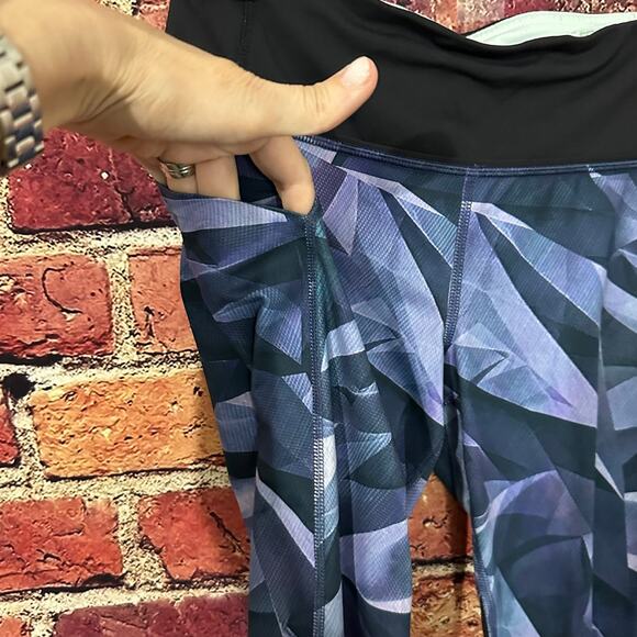 lululemon leggings size 4 - Picture 4 of 12